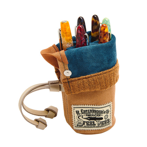 Esterbrook 2GO Cup (British Tan) with six acrylic-bodied fountain pens in a roll-style canvas pouch, featuring individual pen sleeves and a leather strap for easy portability.