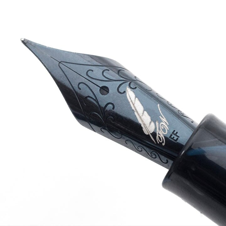 Fine Writing International Fenestro (Winter's Night) - Medium Fountain Pen