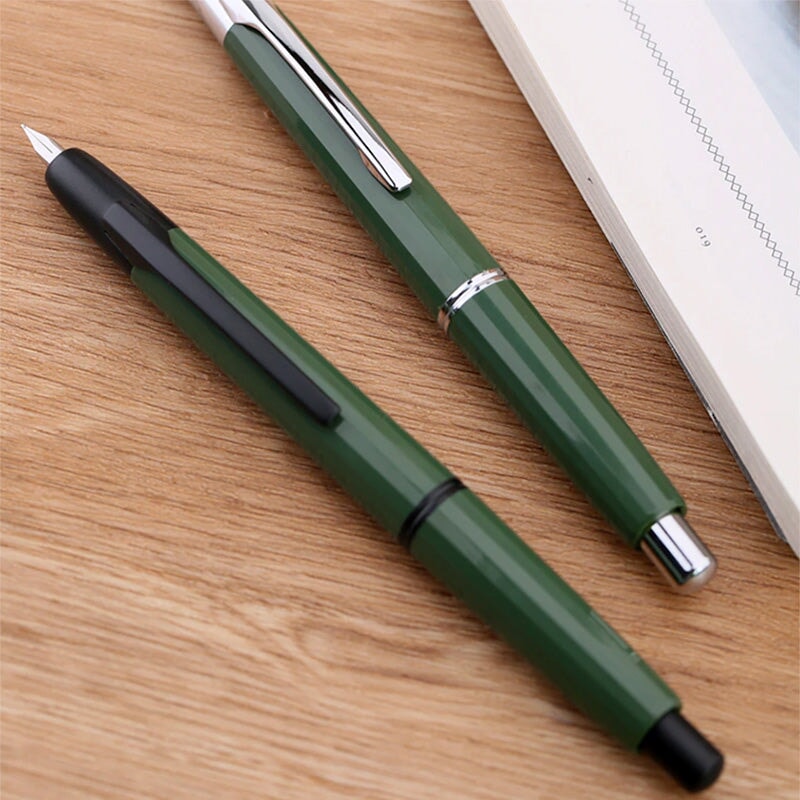 Moonman/Majohn A2 (Army Green / Black Clip) - Extra Fine Fountain Pen