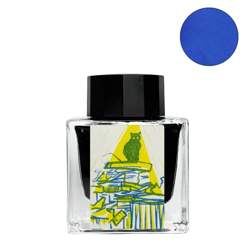 King of the World - 50ml fountain pen ink by Fanyantan, featuring a cat on books label, blue color swatch, black cap, from Desk Bandit.