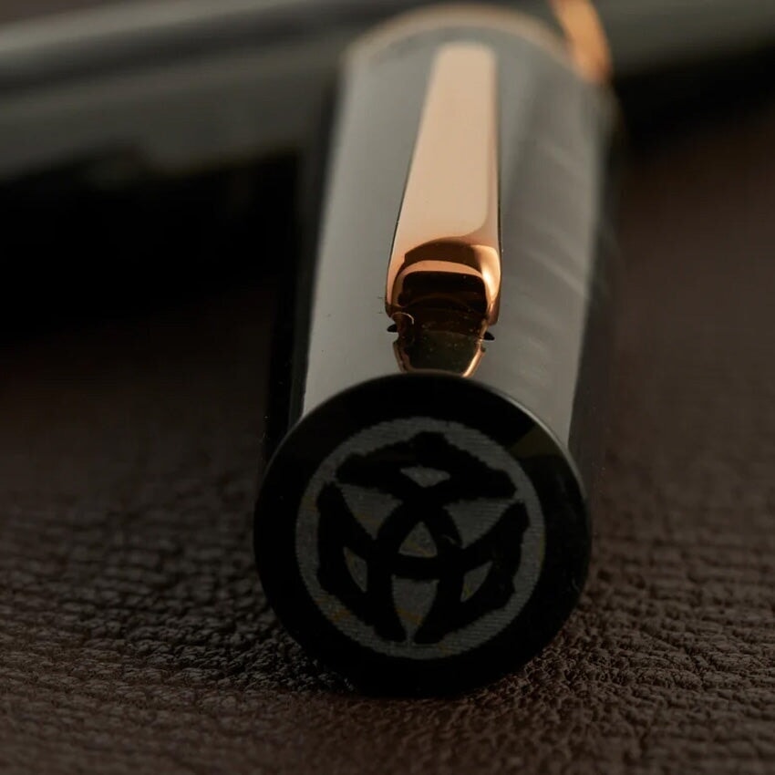 TWSBI Obsidian (LE) - Medium Fountain Pen