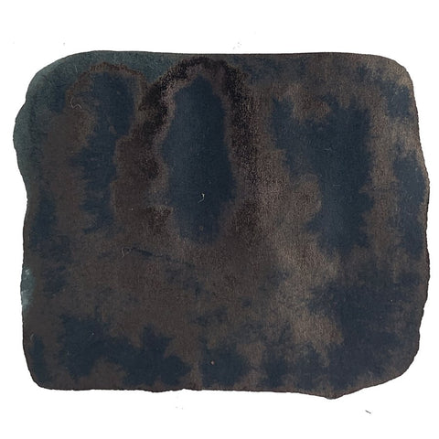 Ink Studio #027 - 2ml, featuring Sailor's deep, almost-black pigment with subtle brown-blue undertones, showcasing unique tonal variations.