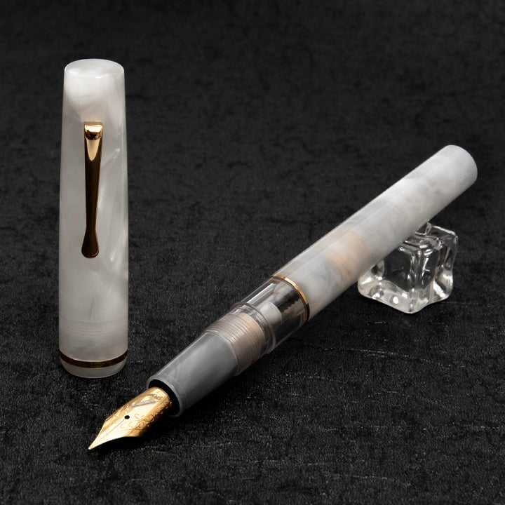 Fine Writing International Fenestro (Snow Scene) - Medium Fountain Pen